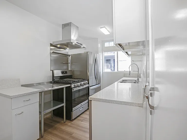 951 N Curson Ave #1 — Photo 6