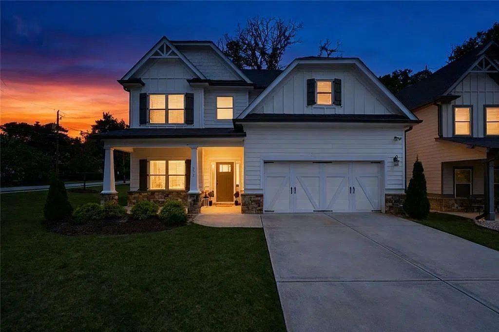 5 bed, 4.0 bath, 2819 sqft, $3,100 — Photo 2