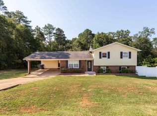 1020 Clairmont Dr, Weaver, AL 36277