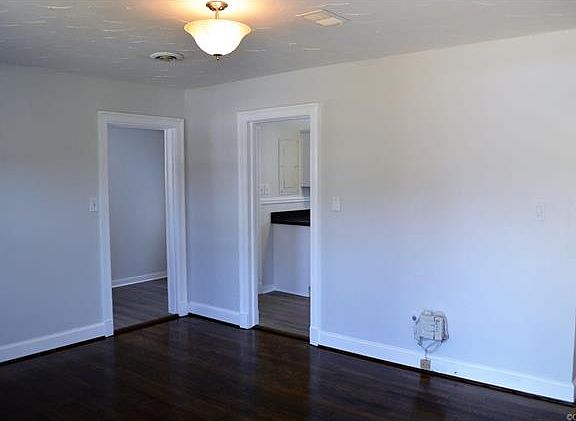 5th image of 2617 Parkside Ave