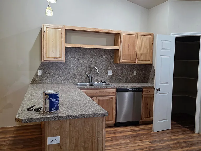 6001 E King Rd — Photo 2