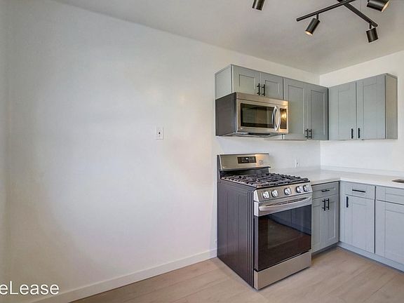 3rd image of 3937 Marine View Ave
