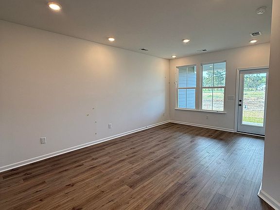 4th image of 657 Bolder Way #75