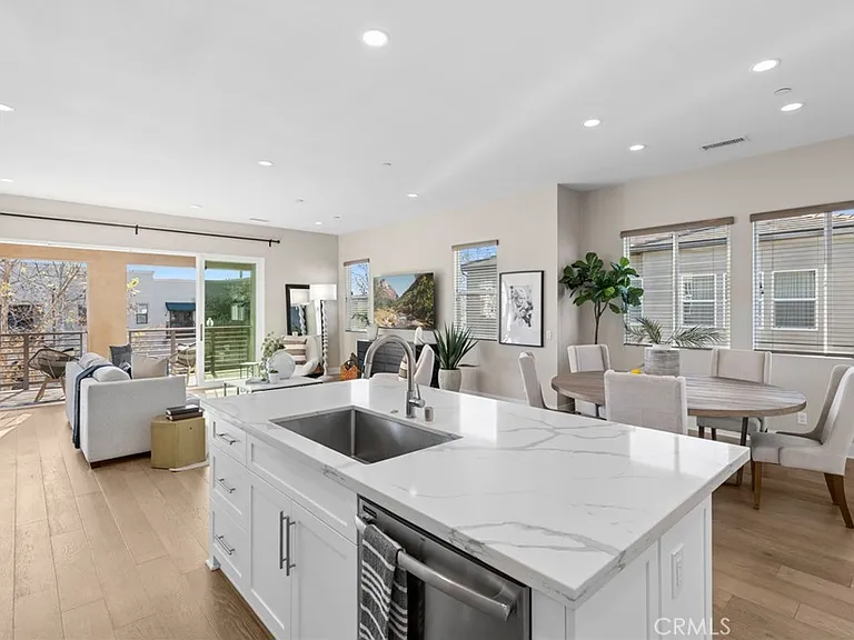 217 Cultivate — Photo 1
