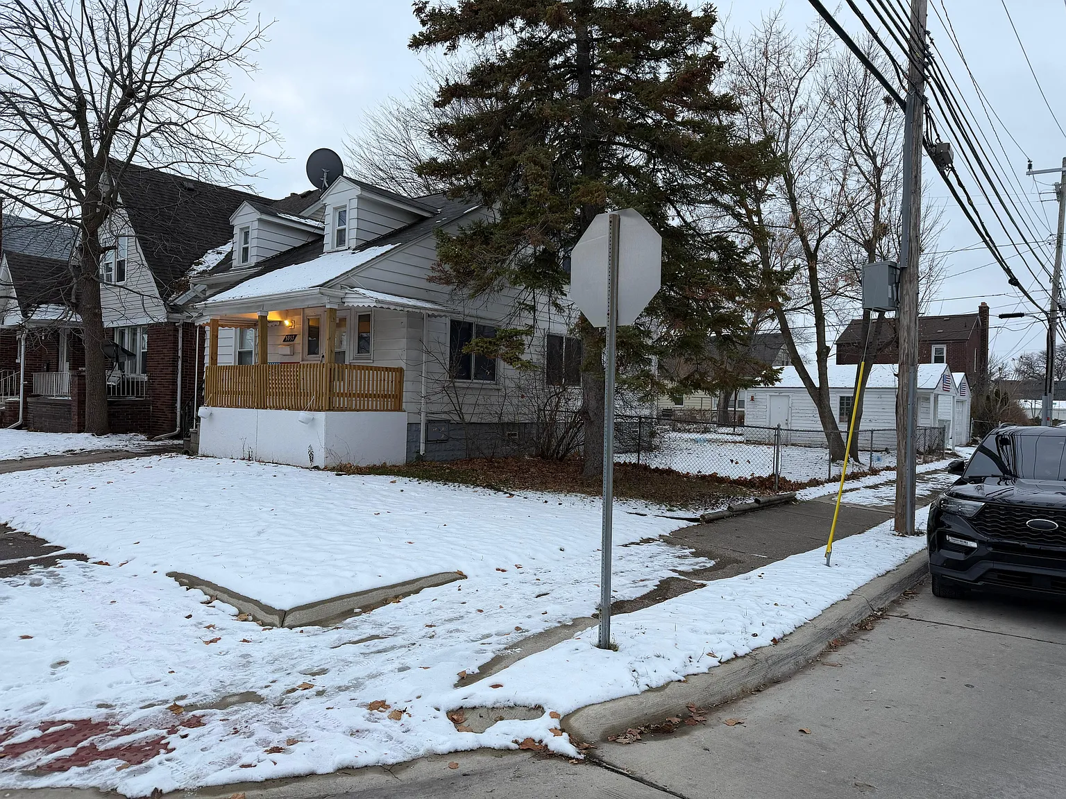 4 bed, 1.5 bath, 1152 sqft, $1,800 — Photo 2