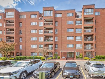 600 Naples Ct APT 404, Glenview, IL, 60025