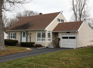 9 Wepawaug Dr, Milford, CT 06461