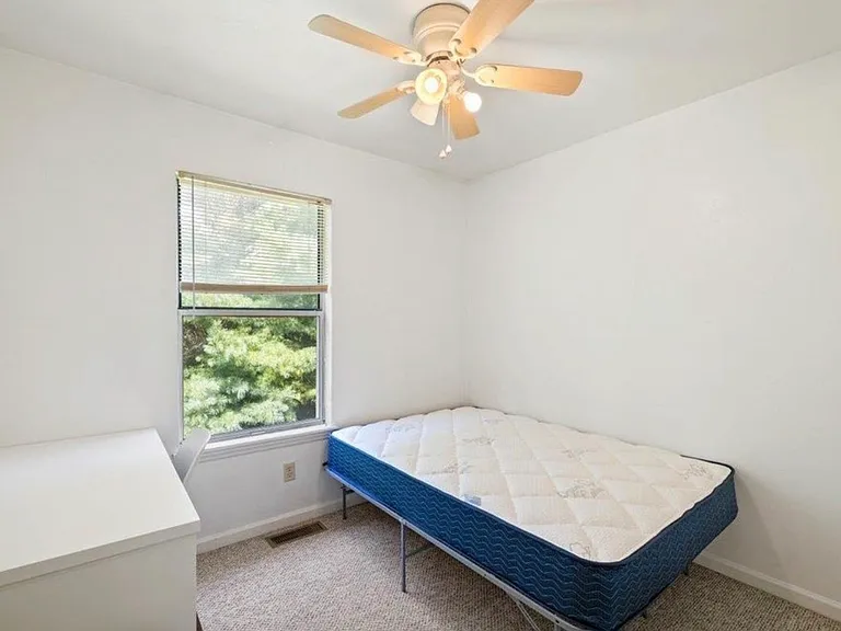 329 Pheasant Run Ct — Photo 3