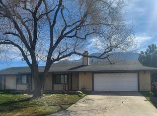 27400 Hialeah Dr, Tehachapi, CA 93561