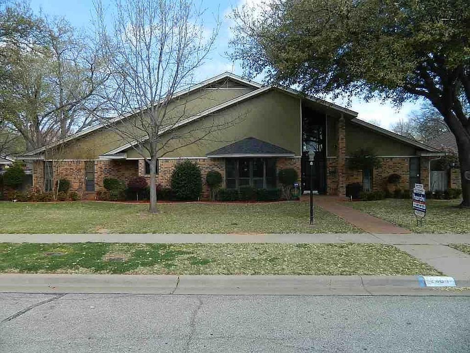1st image of 2406 Merrimac Dr