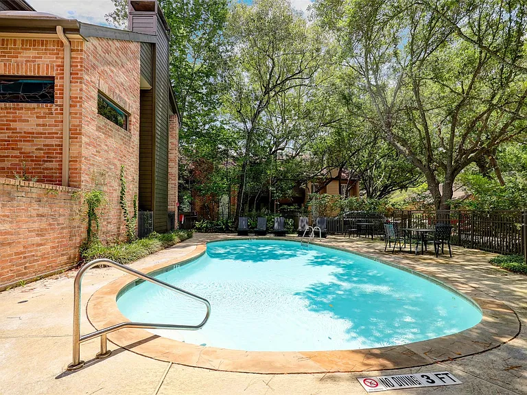 250 Sugarberry Cir #250 — Photo 24