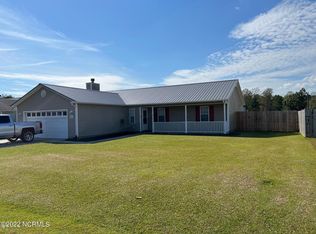 307 Kenilworth Pl, Hubert, NC 28539