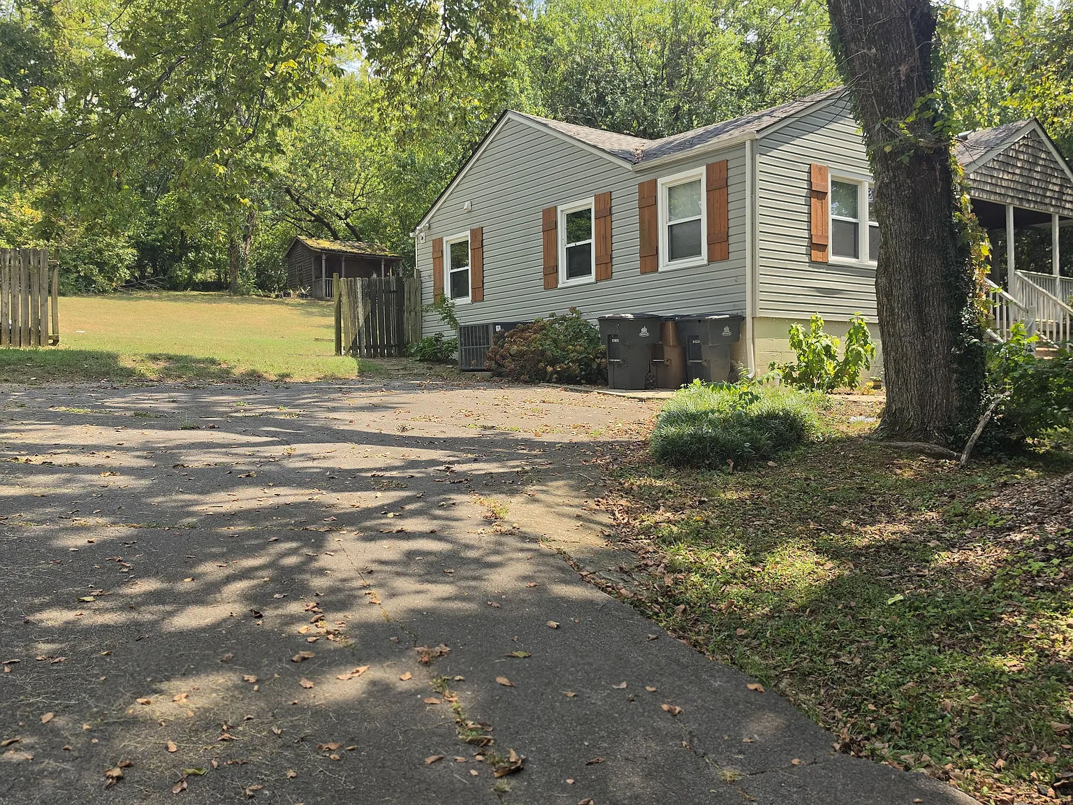 3 bed, 1056 sqft, $2,700 — Photo 3