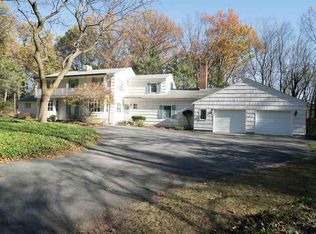 33 Colonial Grn, Loudonville, NY 12211