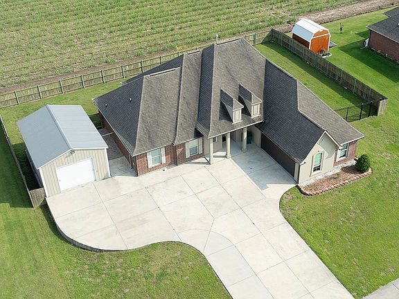 4th image of 455 Kleinpeter Dr