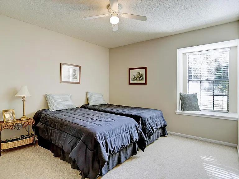 12 Fairmeade Bend Dr — Photo 17