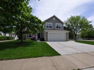 1055 Bradford Ct, Elgin, IL 60120