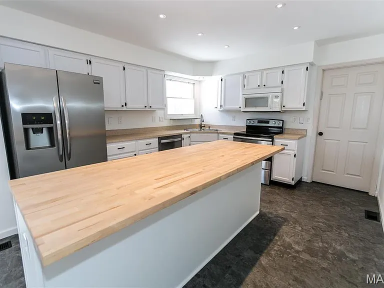 822 Emerald Place Dr — Photo 15