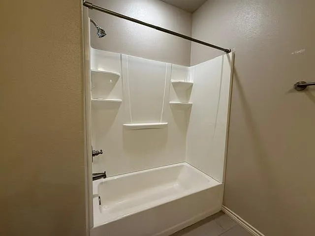 5303 Logan Ct — Photo 18