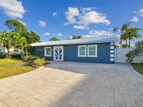 8708 Thornwood Ln, Tampa, FL 33615