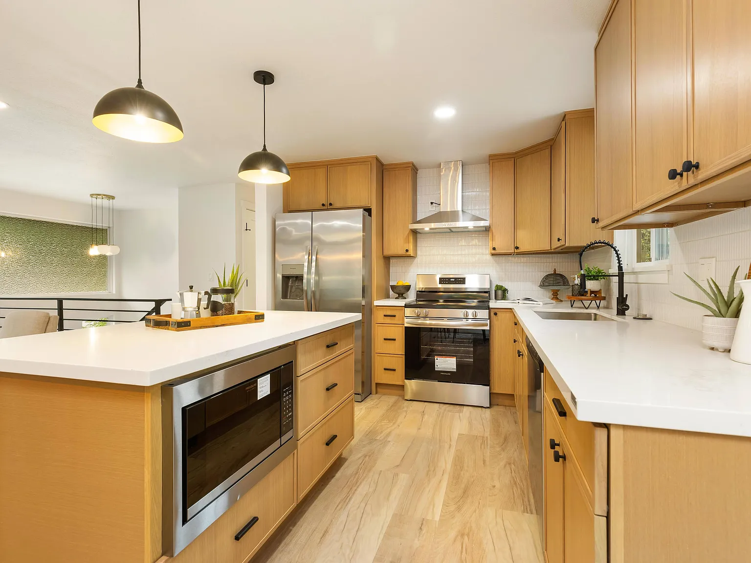 3 bed, 2.5 bath, 1856 sqft, $3,800 — Photo 4