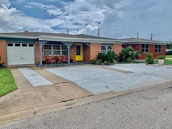 2nd image of 1114 Bayou Cir