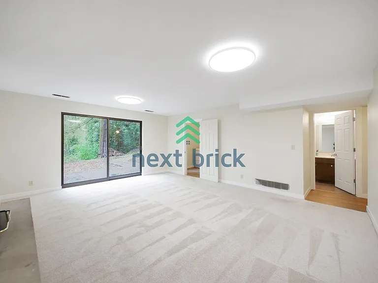 14469 NE 12th Pl — Photo 24