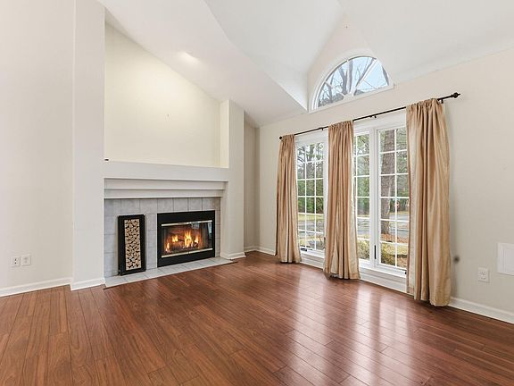3rd image of 121 Buena Vista Dr