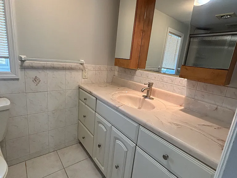 Susan Dr — Photo 10