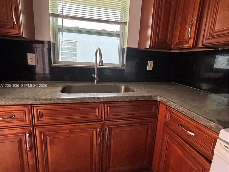 6631 SW 18th St #103 — Photo 3