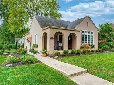 5702 N College Ave, Indianapolis, IN, 46220