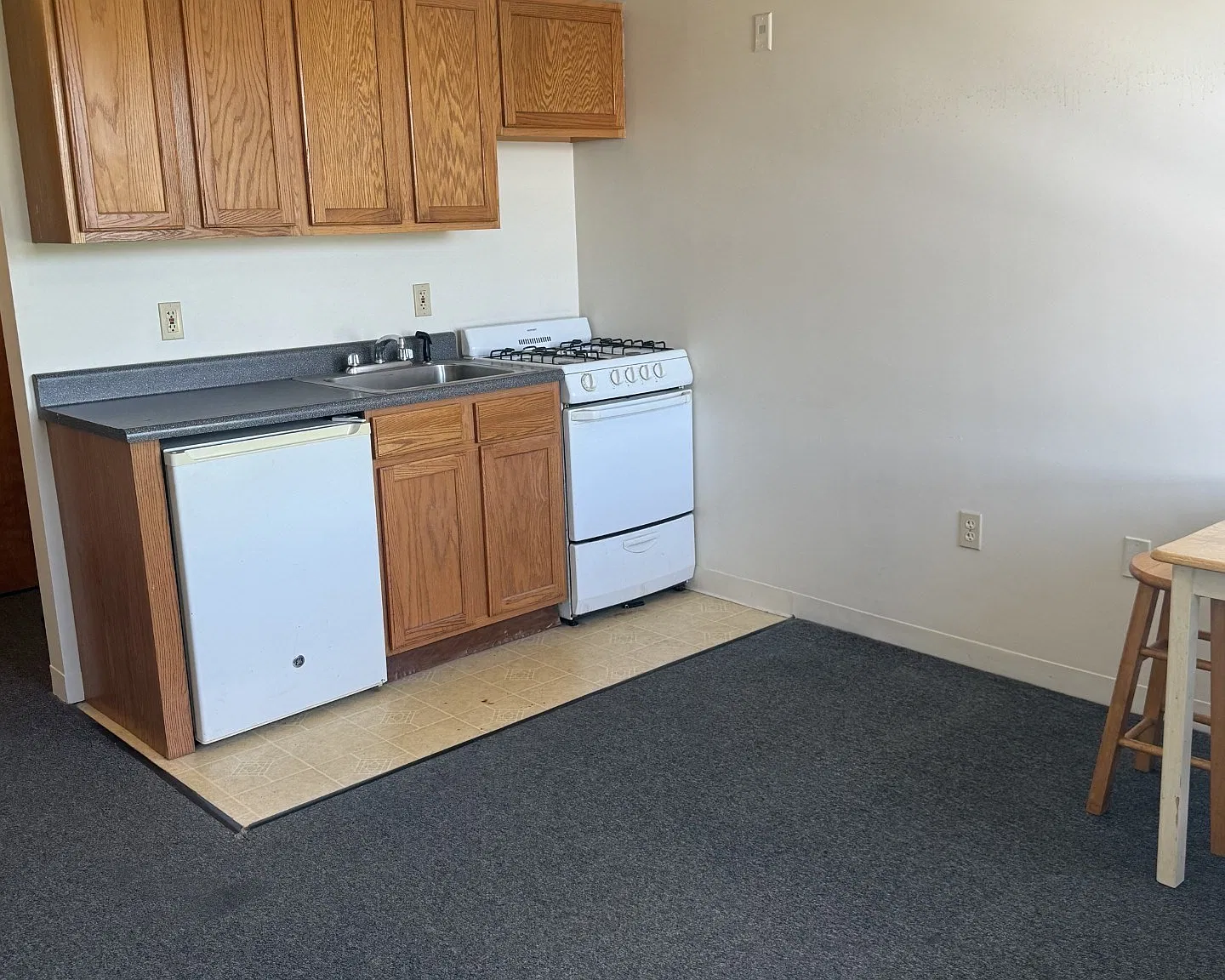 1 bed, 1.0 bath, 300 sqft, $1,400 — Photo 2