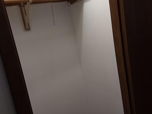 2nd image of 480 Coyne St