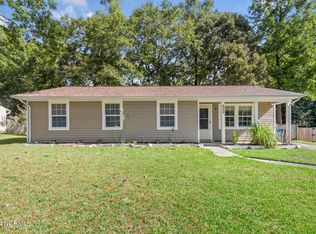 622 Shadowridge Rd, Jacksonville, NC 28546