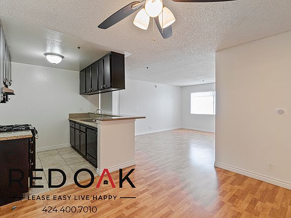 4th image of 15600 1/4 Vanowen St #226