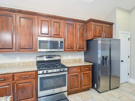5th image of 318 Leigh Ln