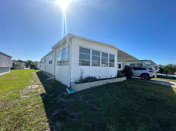 316 8th St, Nokomis, FL 34275