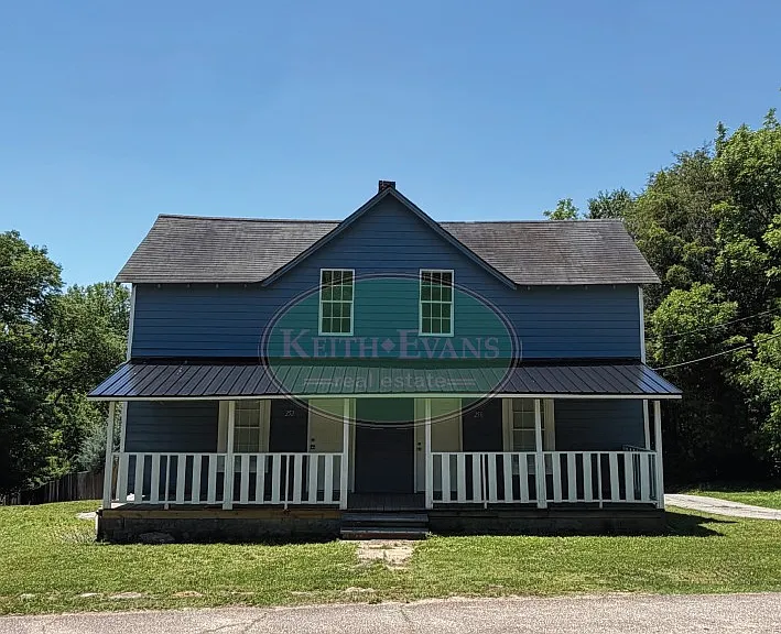 250 Jackson St — Photo 1