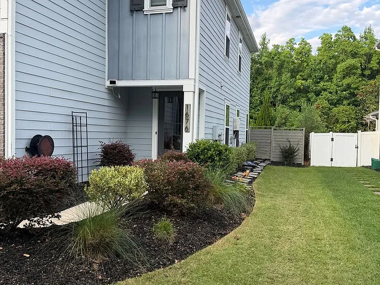 1676 Mermentau St — Photo 2