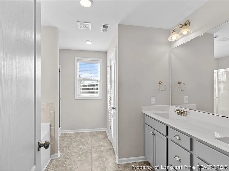 120 Chatfield Dr — Photo 37