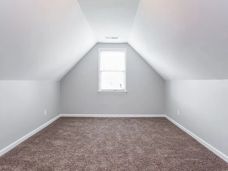 111 Windsong Dr — Photo 12