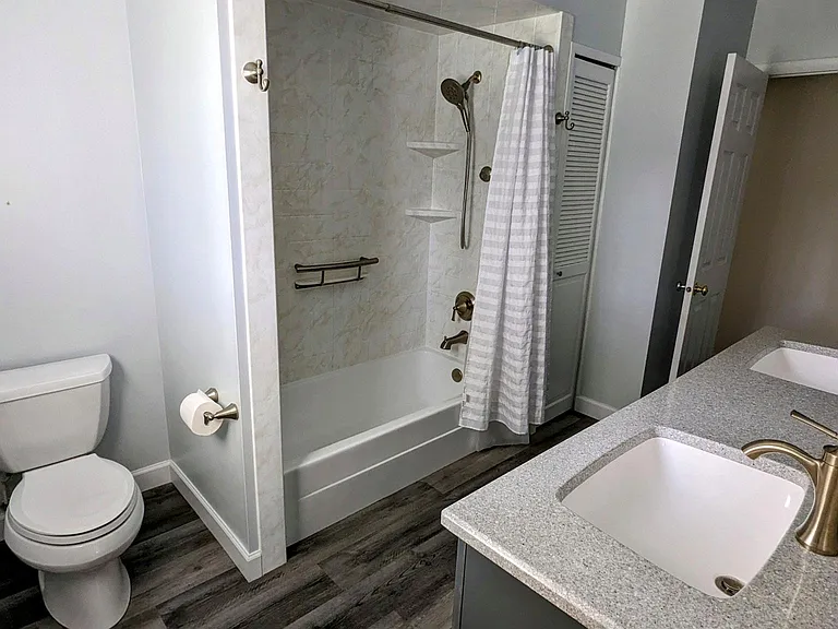 4676 Fairmont Dr — Photo 22