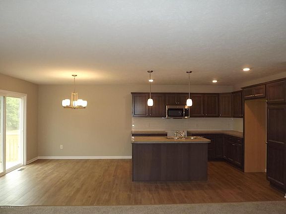 3rd image of 10950 Woodedge Ave