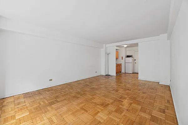 Rented by REAL New York | media 3