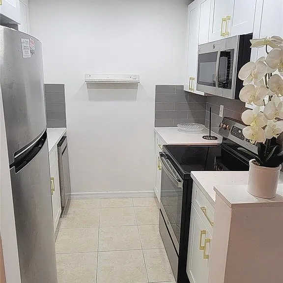 2170 NE 51st Ct #B7 — Photo 4