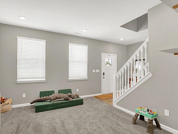 4th image of 637 Kilmore Dr