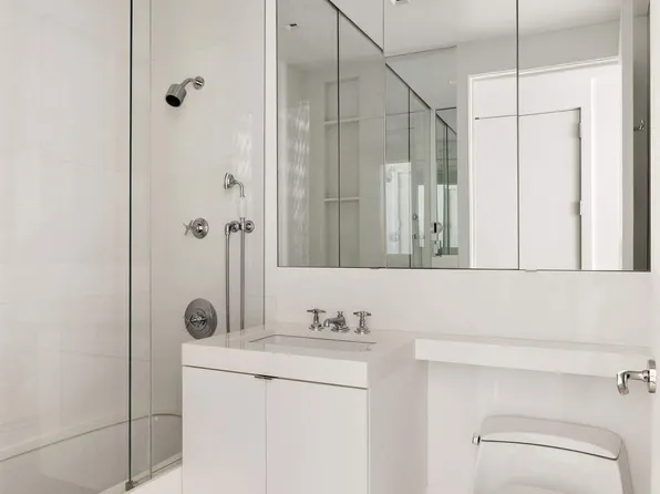 151 East 58th Street image 12 of 17