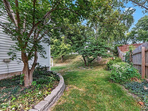 4th image of 306 Della Dr