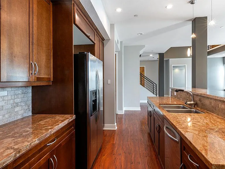 575 Elm Ave #18 — Photo 9