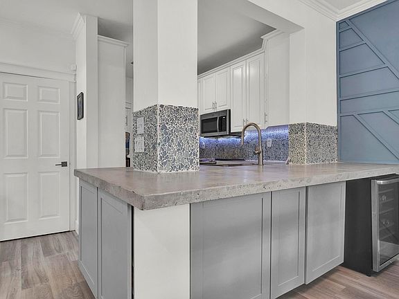 5th image of 5197 Meadow Oaks Drive #5197